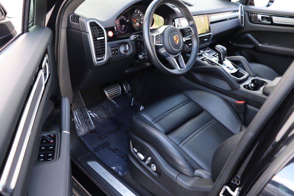 Photo 15 of this PORSCHE CAYENNE S COUPE