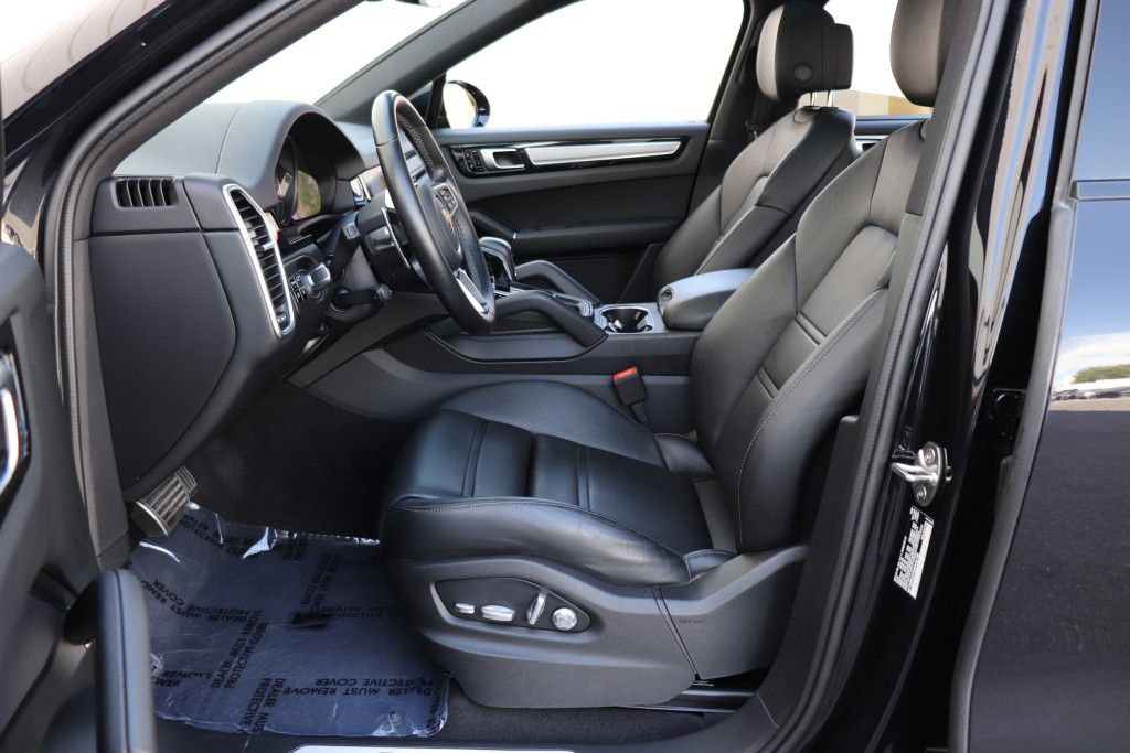 Photo 17 of this PORSCHE CAYENNE S COUPE