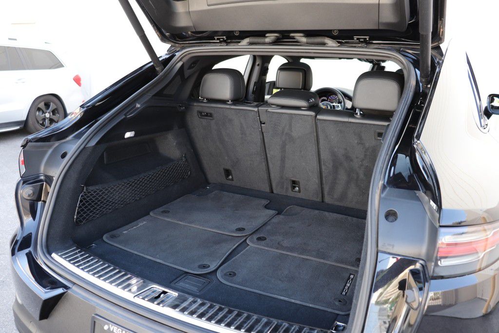 Photo 25 of this PORSCHE CAYENNE S COUPE