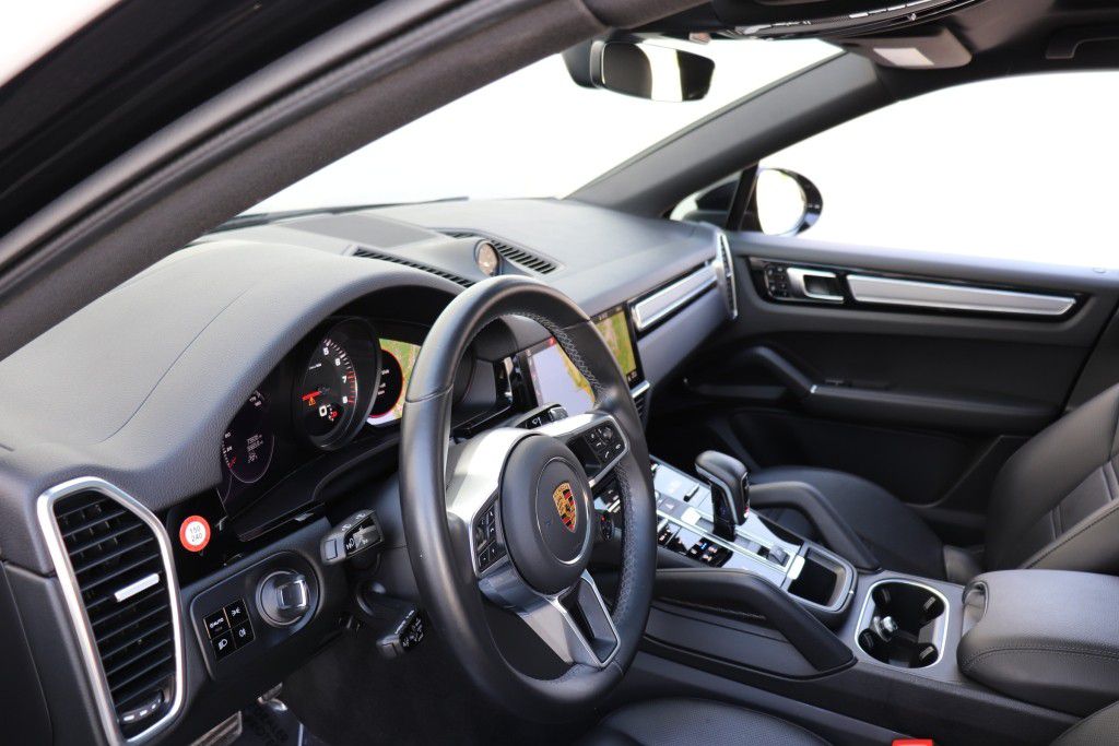 Photo 50 of this PORSCHE CAYENNE S COUPE