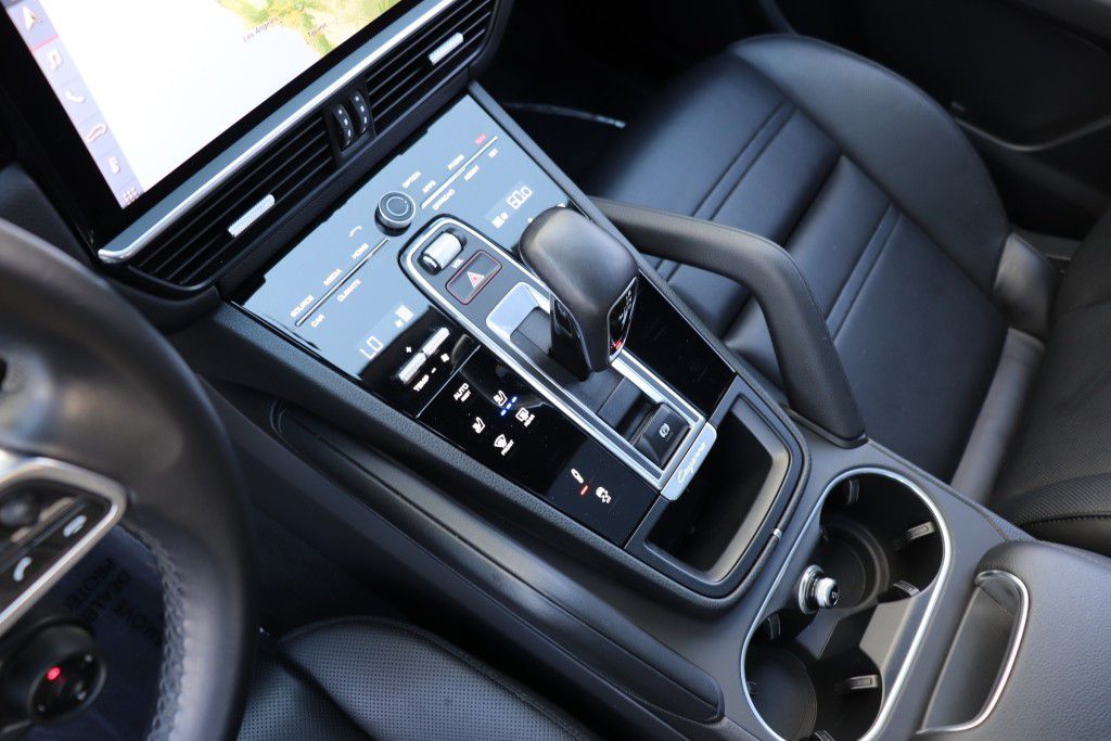 Photo 58 of this PORSCHE CAYENNE S COUPE