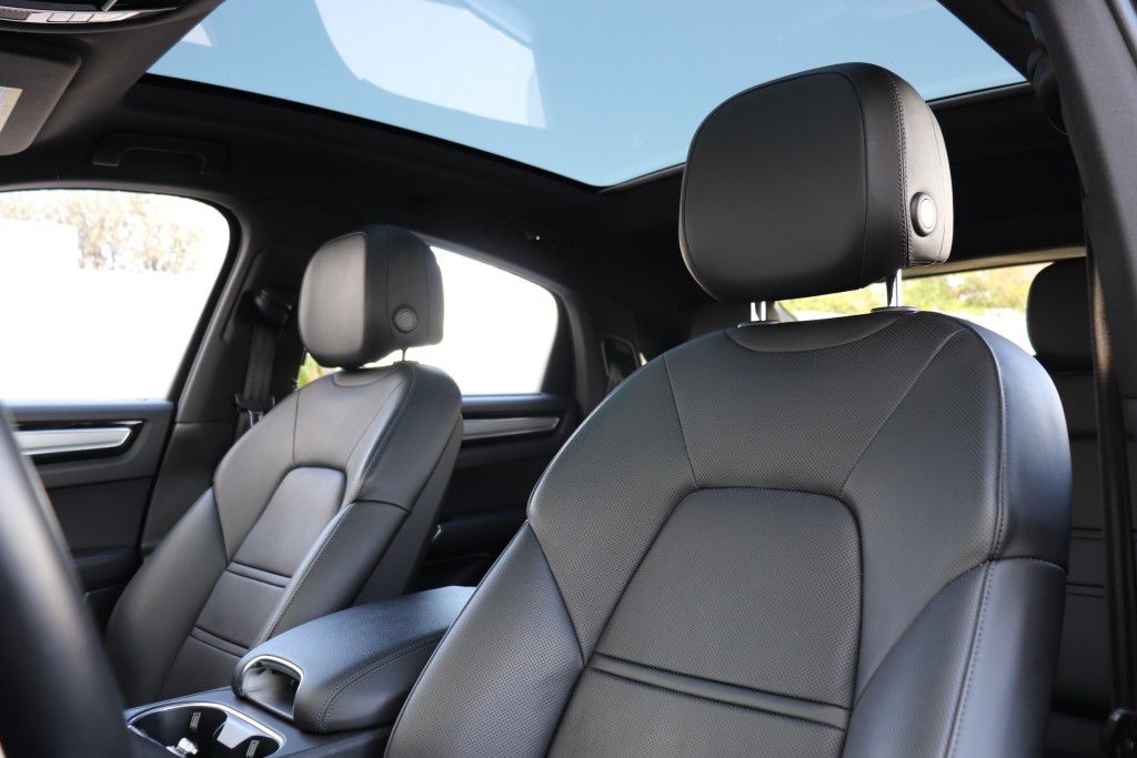 Photo 64 of this PORSCHE CAYENNE S COUPE