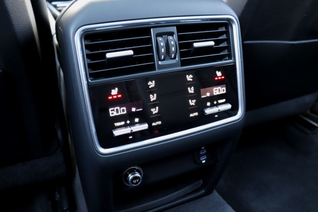 Photo 69 of this PORSCHE CAYENNE S COUPE