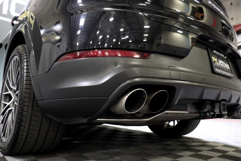 Photo 79 of this PORSCHE CAYENNE S COUPE