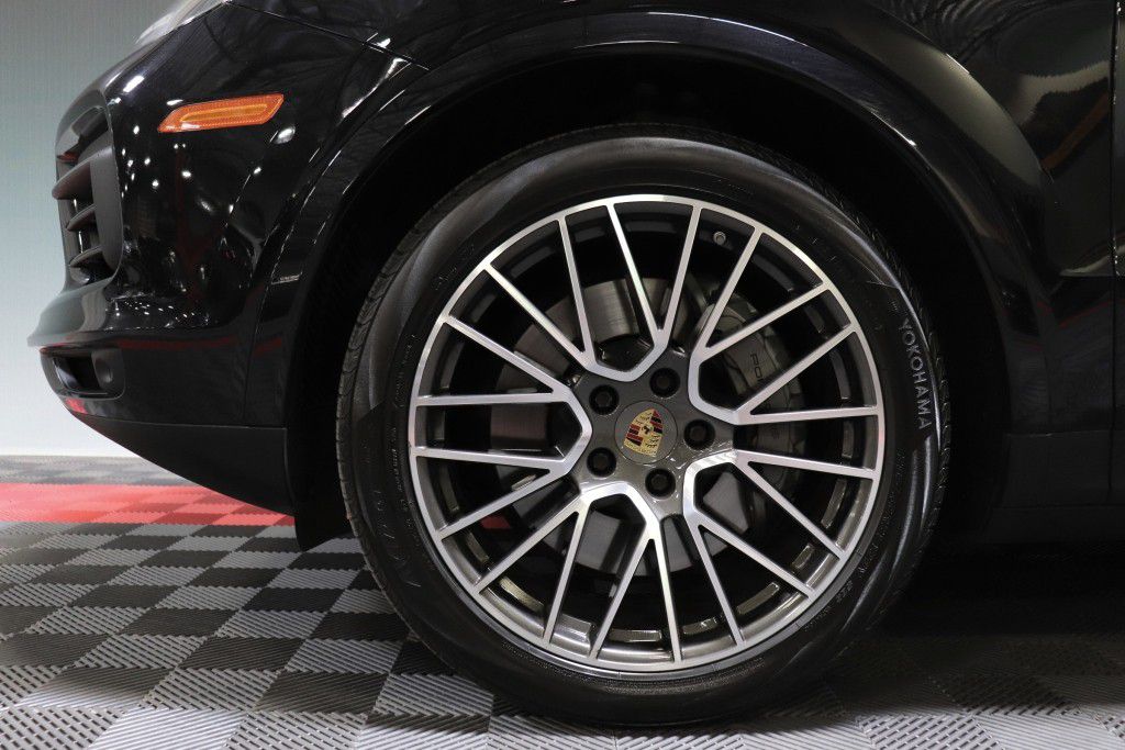 Photo 81 of this PORSCHE CAYENNE S COUPE