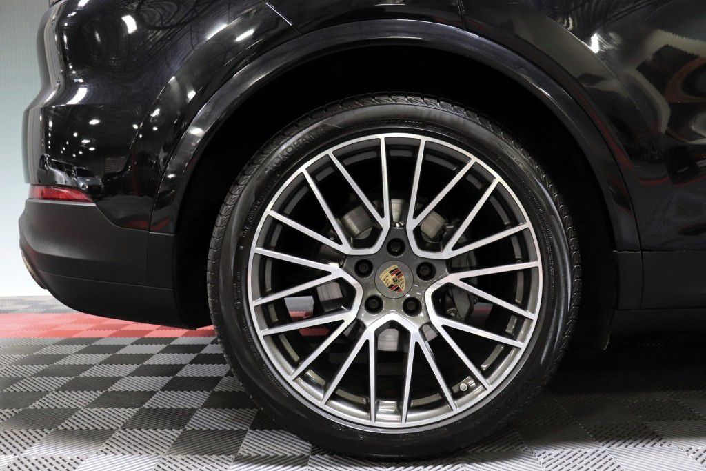 Photo 83 of this PORSCHE CAYENNE S COUPE