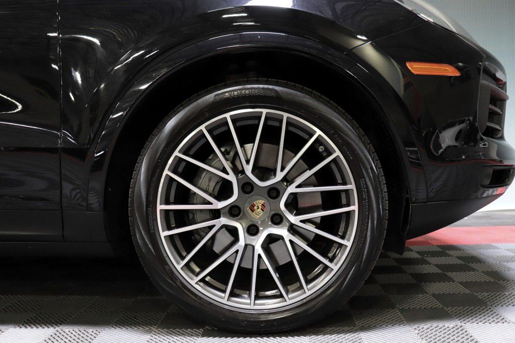 Photo 84 of this PORSCHE CAYENNE S COUPE