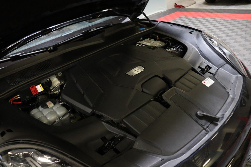 Photo 86 of this PORSCHE CAYENNE S COUPE