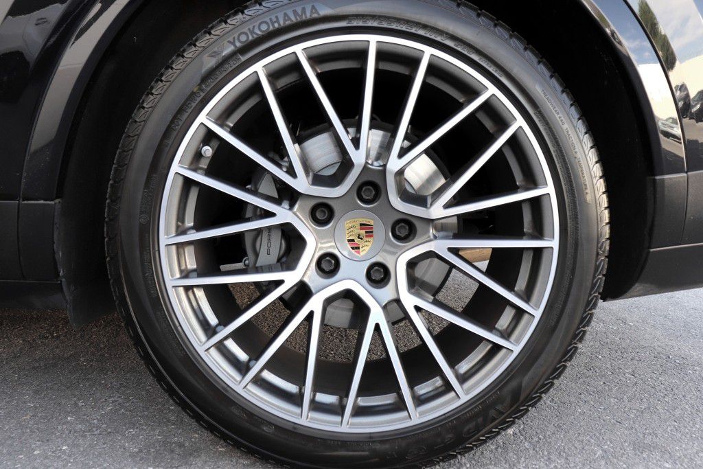 Photo 90 of this PORSCHE CAYENNE S COUPE