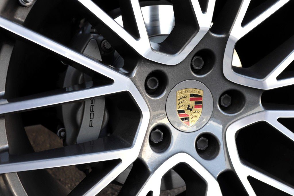 Photo 91 of this PORSCHE CAYENNE S COUPE