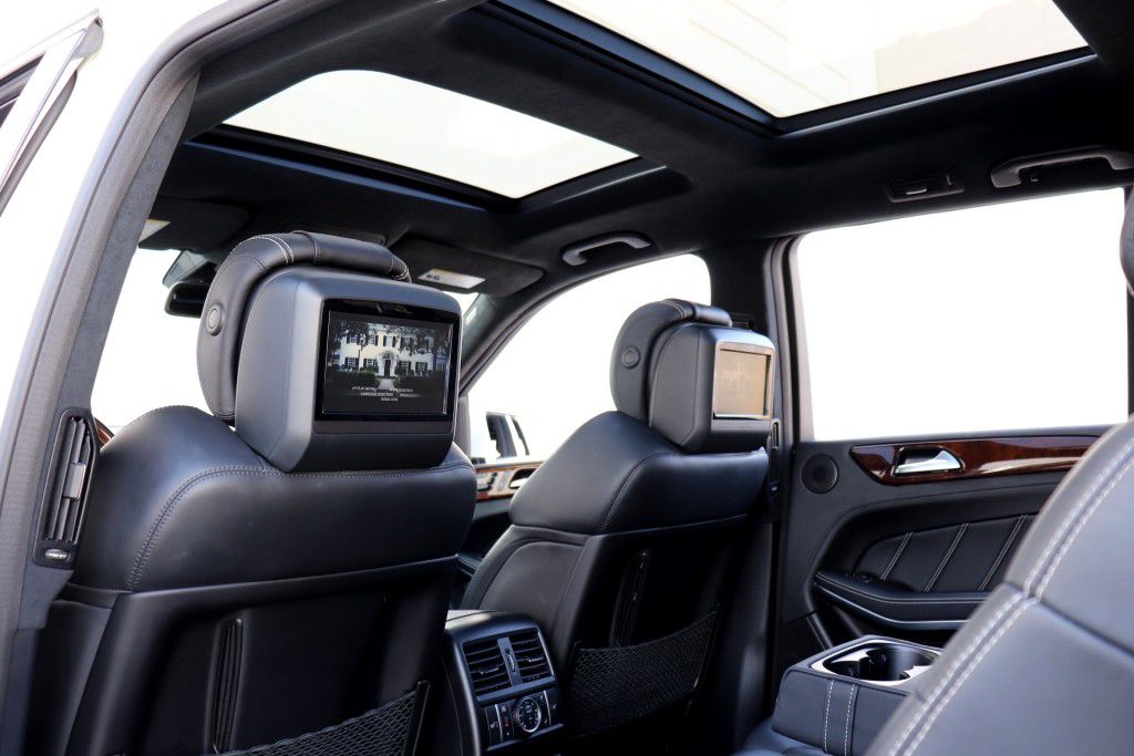Photo 3 of this MERCEDES-BENZ GL63 AMG