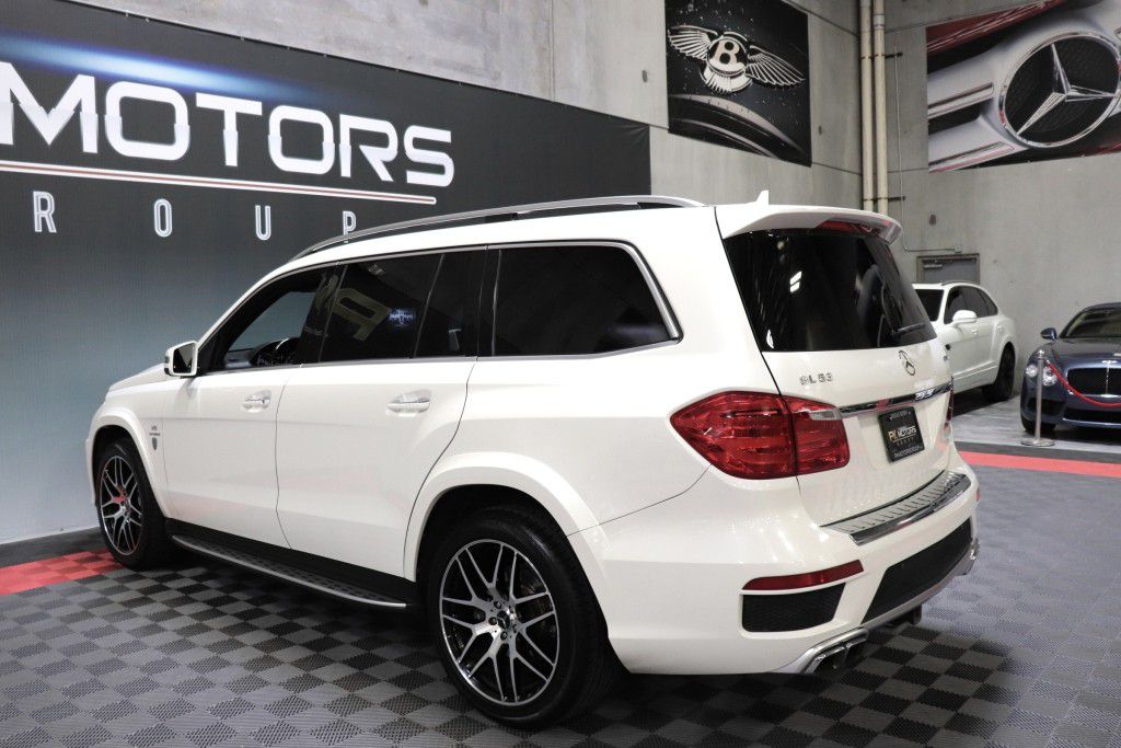 Photo 5 of this MERCEDES-BENZ GL63 AMG