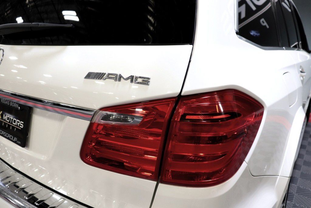 Photo 9 of this MERCEDES-BENZ GL63 AMG