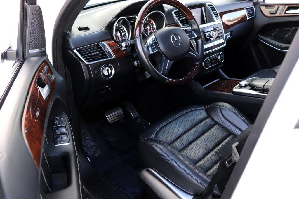 Photo 16 of this MERCEDES-BENZ GL63 AMG