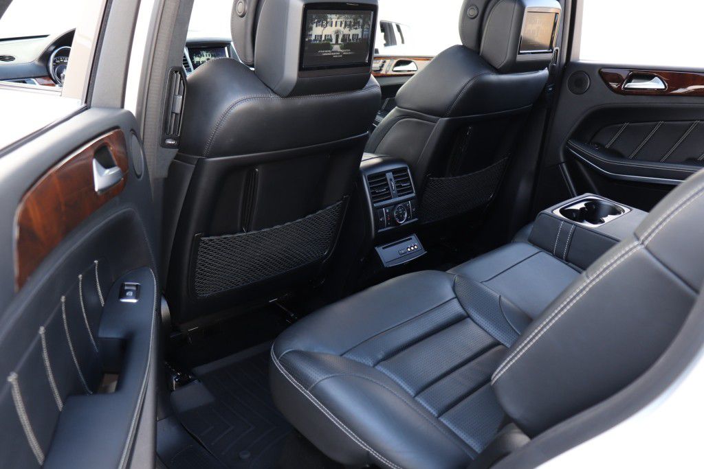 Photo 20 of this MERCEDES-BENZ GL63 AMG