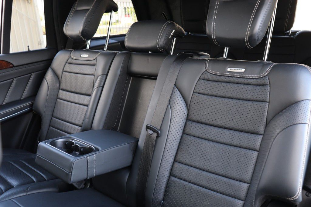 Photo 22 of this MERCEDES-BENZ GL63 AMG