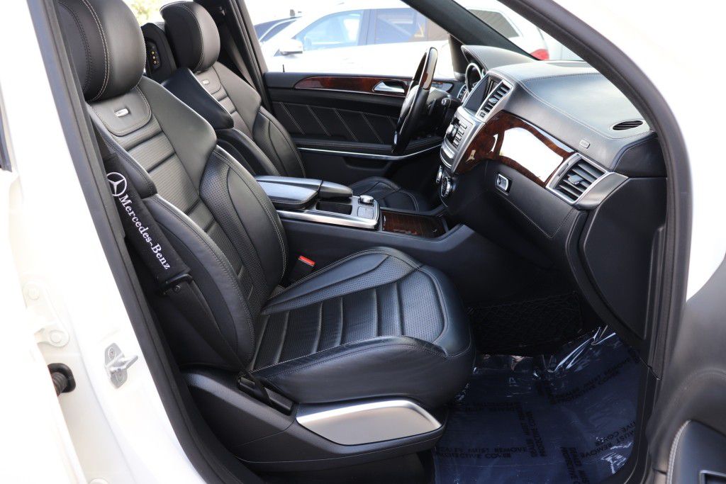Photo 35 of this MERCEDES-BENZ GL63 AMG