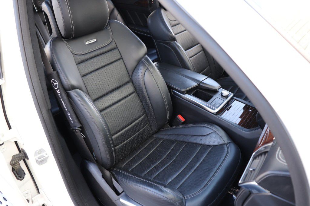 Photo 36 of this MERCEDES-BENZ GL63 AMG