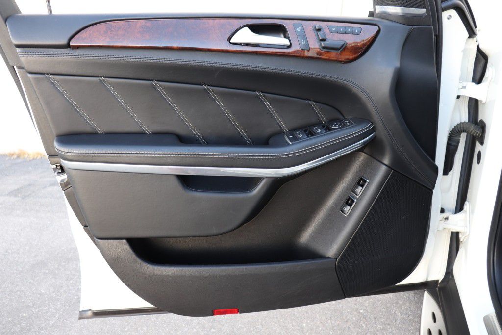 Photo 39 of this MERCEDES-BENZ GL63 AMG