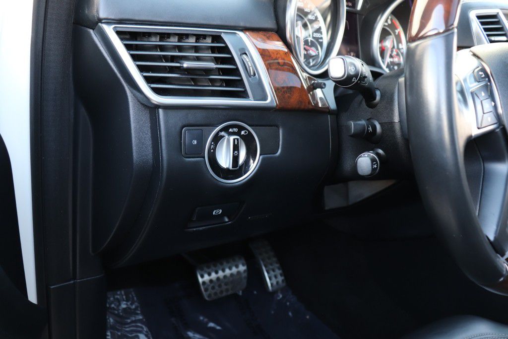 Photo 41 of this MERCEDES-BENZ GL63 AMG