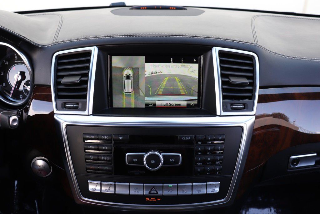 Photo 50 of this MERCEDES-BENZ GL63 AMG