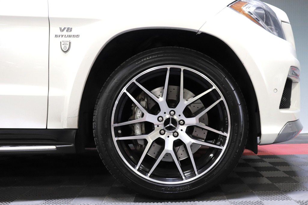 Photo 88 of this MERCEDES-BENZ GL63 AMG