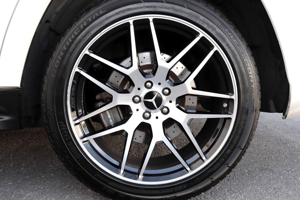 Photo 92 of this MERCEDES-BENZ GL63 AMG