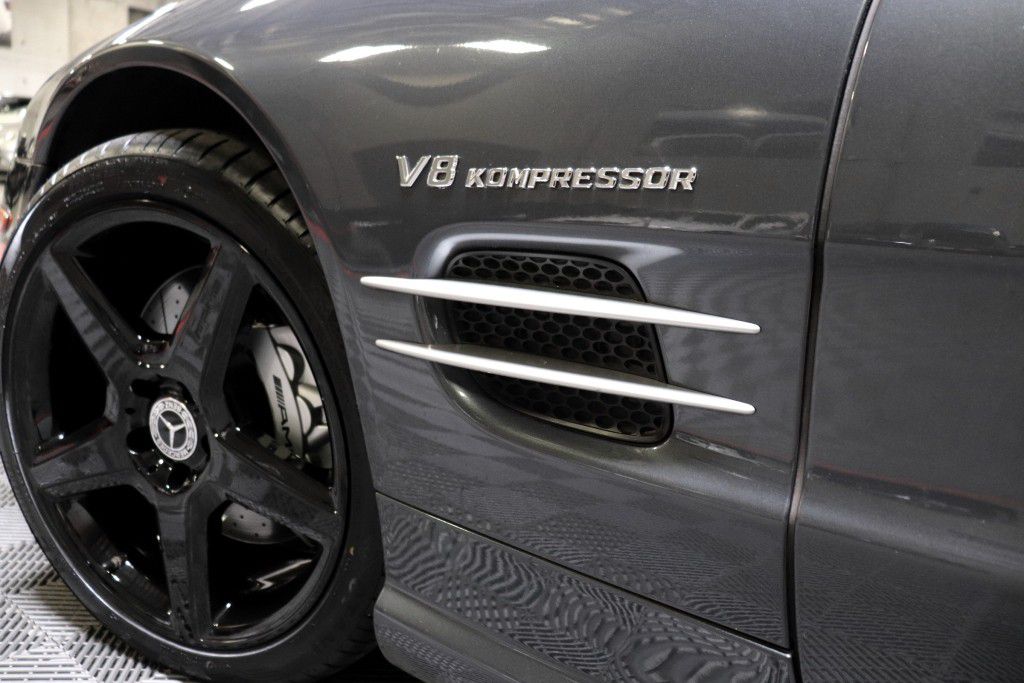 Photo 14 of this MERCEDES-BENZ SL 55 AMG