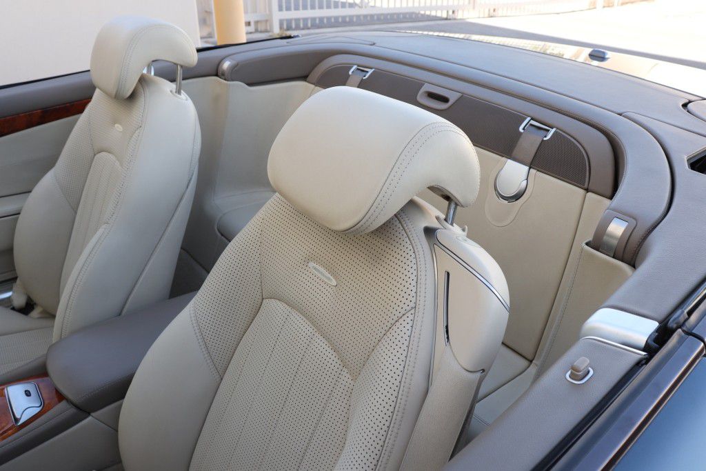 Photo 20 of this MERCEDES-BENZ SL 55 AMG