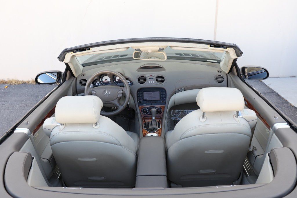 Photo 22 of this MERCEDES-BENZ SL 55 AMG