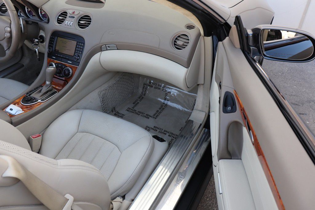 Photo 35 of this MERCEDES-BENZ SL 55 AMG