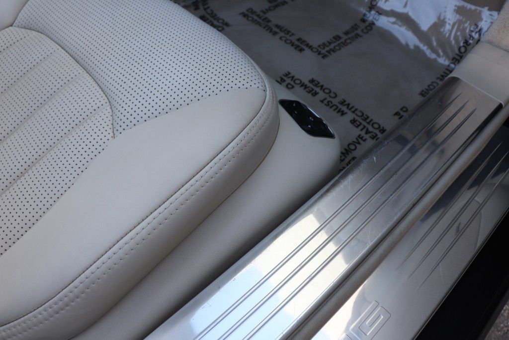 Photo 36 of this MERCEDES-BENZ SL 55 AMG