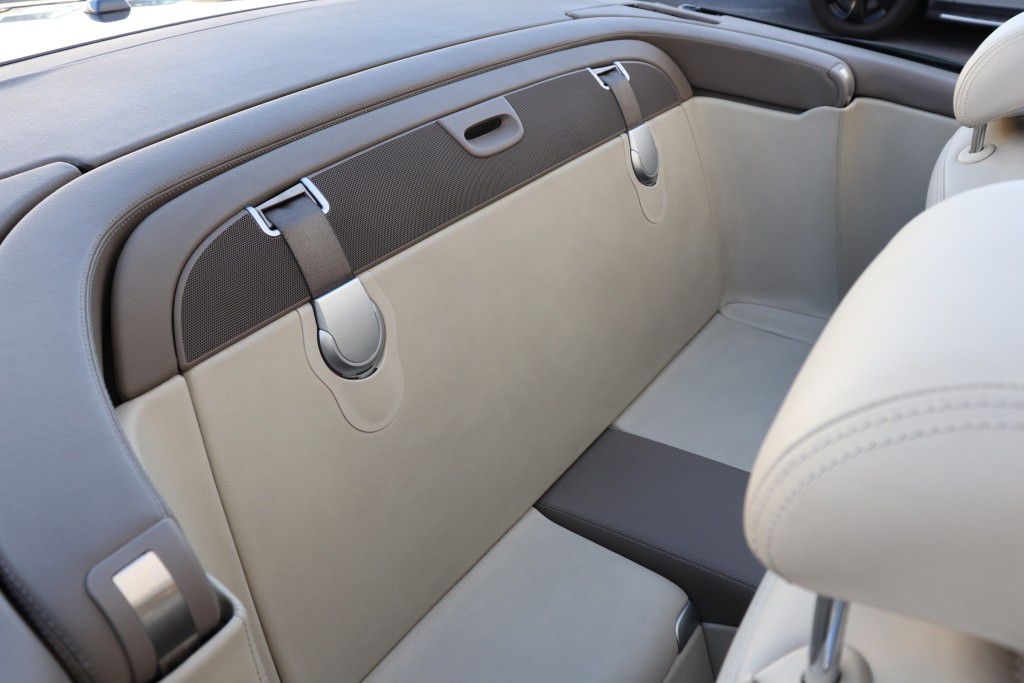 Photo 39 of this MERCEDES-BENZ SL 55 AMG