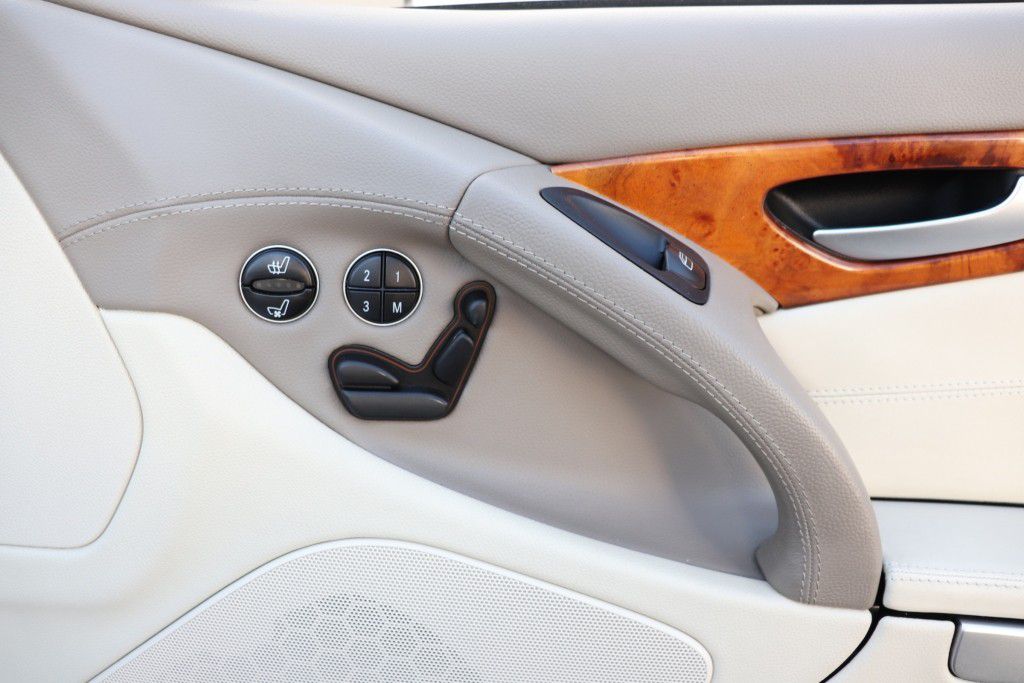 Photo 43 of this MERCEDES-BENZ SL 55 AMG