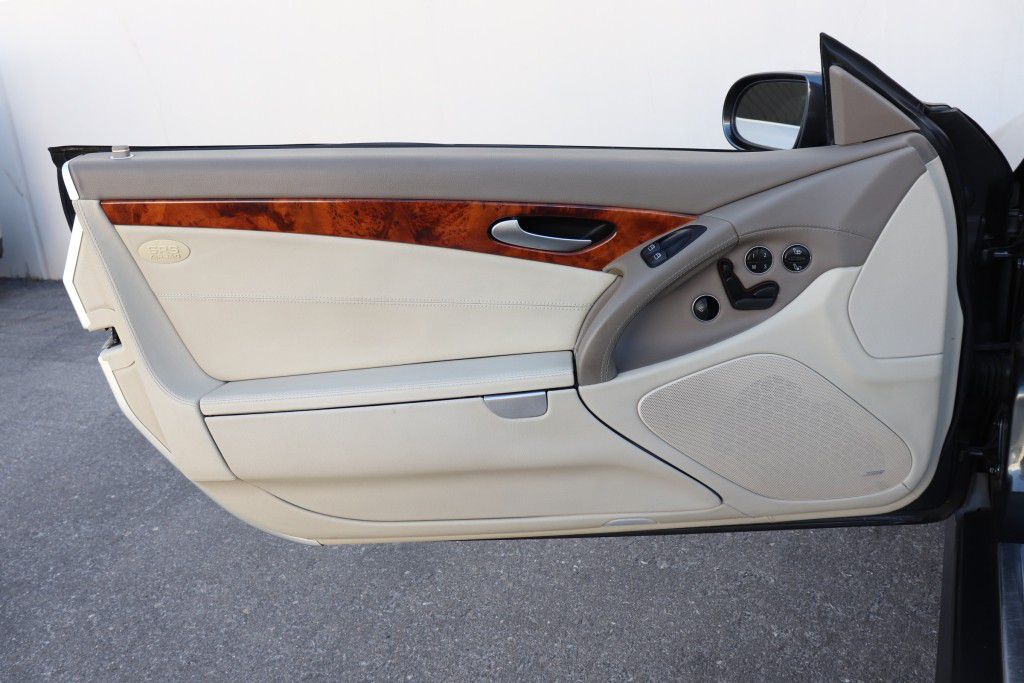 Photo 44 of this MERCEDES-BENZ SL 55 AMG