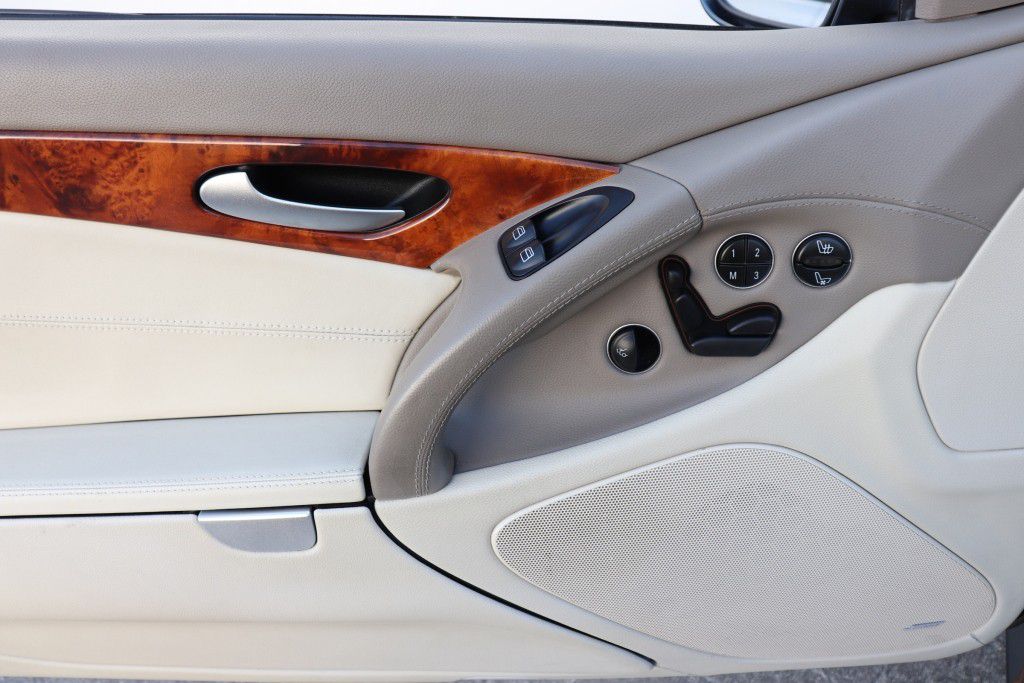 Photo 45 of this MERCEDES-BENZ SL 55 AMG