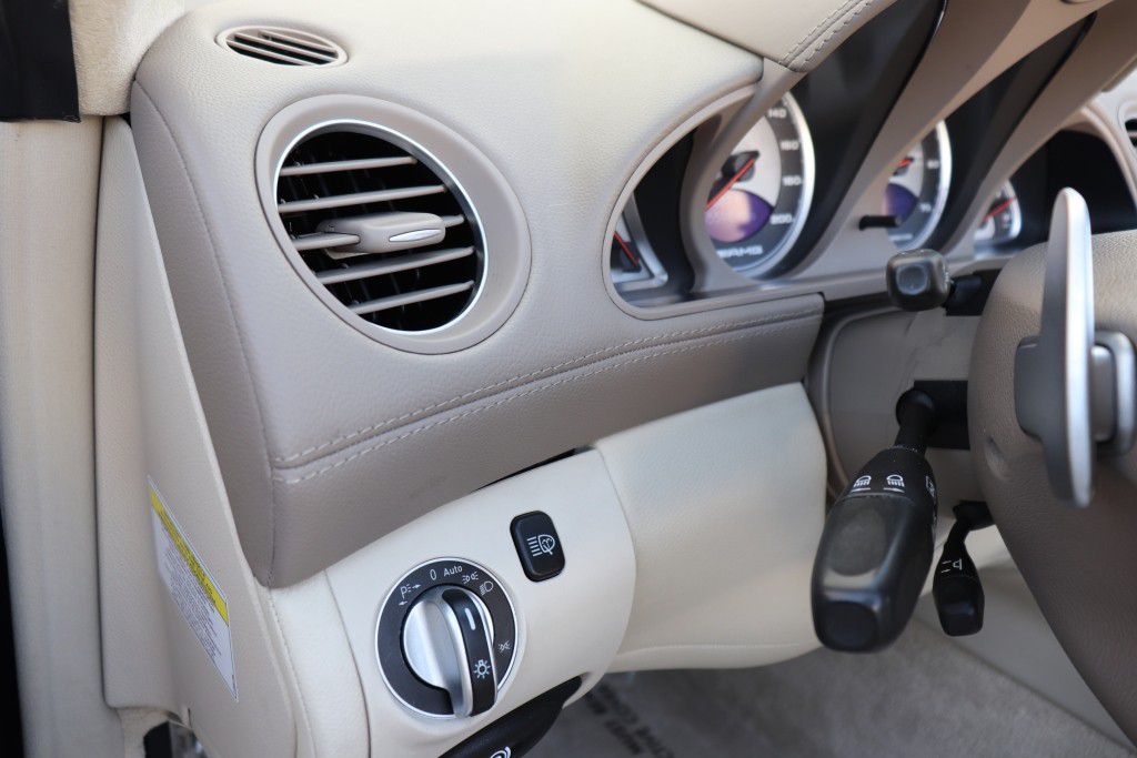 Photo 46 of this MERCEDES-BENZ SL 55 AMG