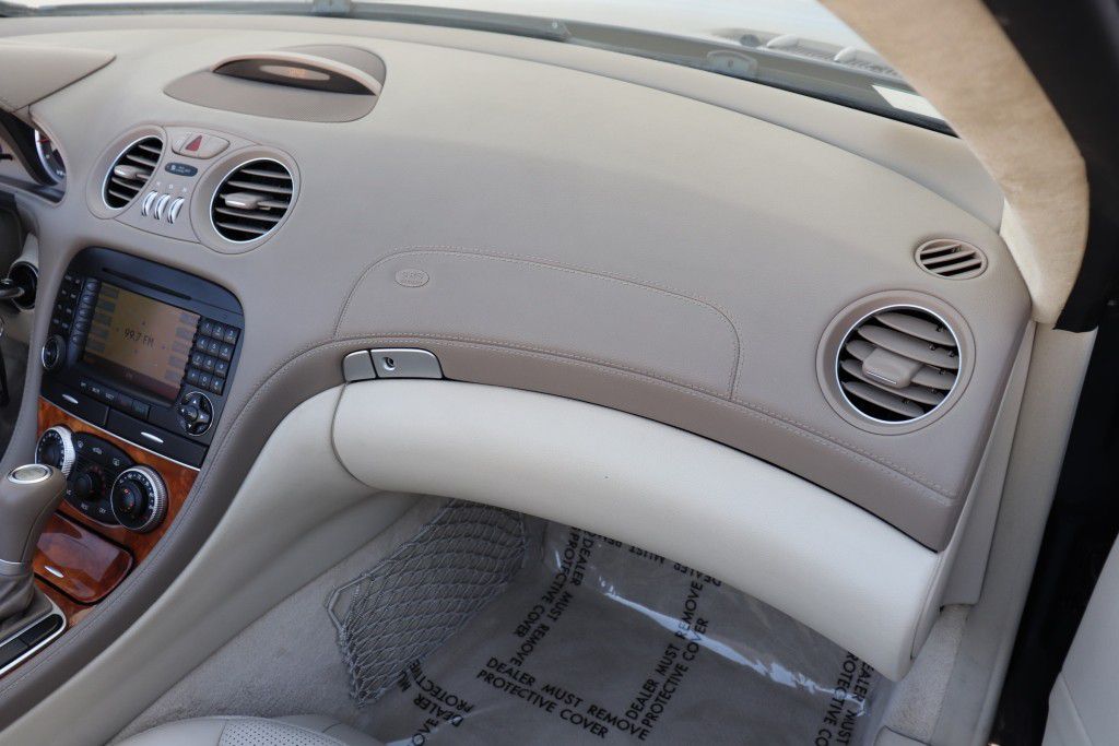 Photo 56 of this MERCEDES-BENZ SL 55 AMG