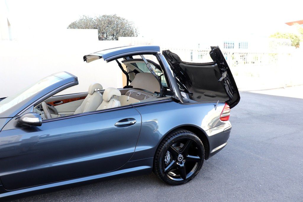 Photo 70 of this MERCEDES-BENZ SL 55 AMG