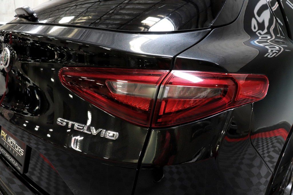 Photo 8 of this ALFA ROMEO STELVIO QUADRIF