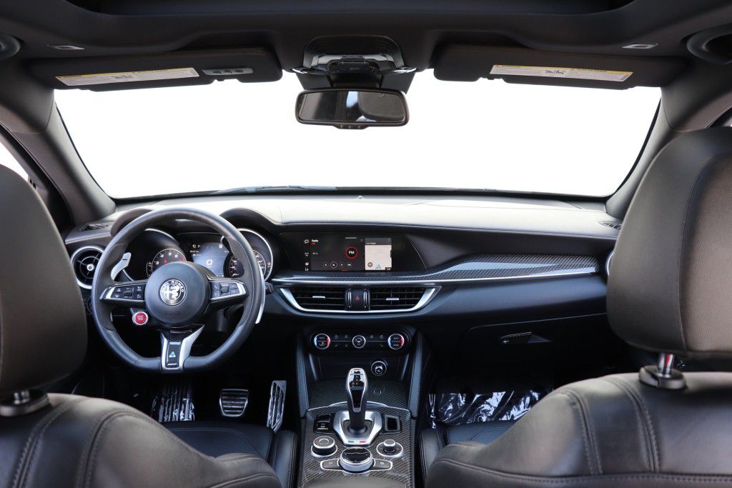Photo 38 of this ALFA ROMEO STELVIO QUADRIF
