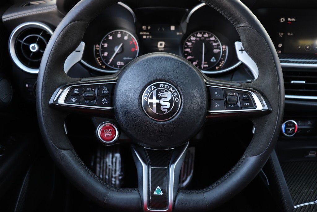 Photo 45 of this ALFA ROMEO STELVIO QUADRIF