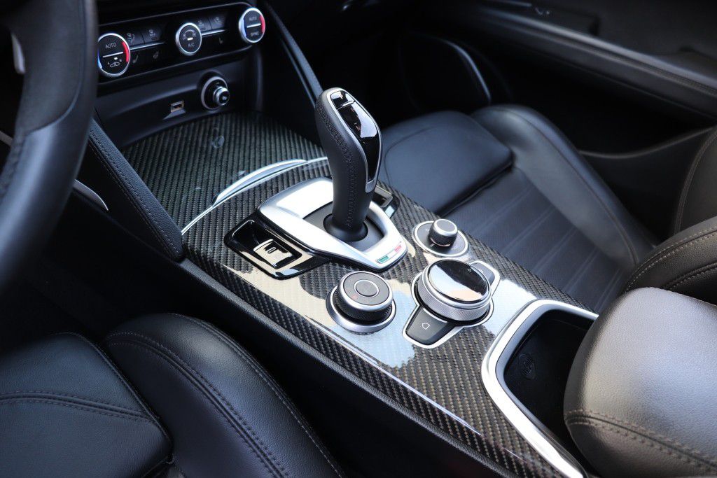 Photo 59 of this ALFA ROMEO STELVIO QUADRIF