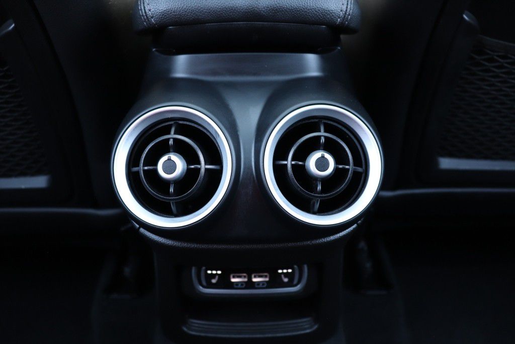 Photo 72 of this ALFA ROMEO STELVIO QUADRIF