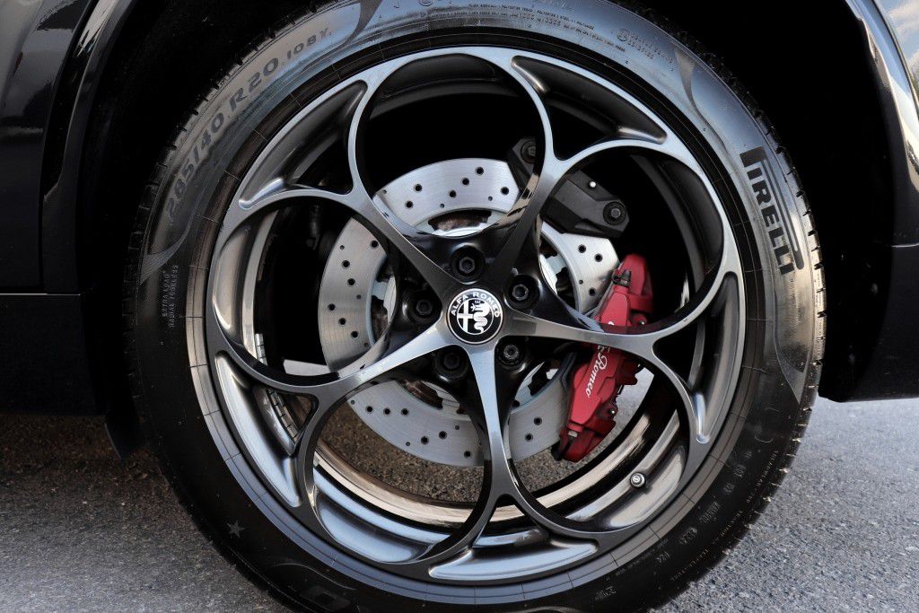 Photo 91 of this ALFA ROMEO STELVIO QUADRIF