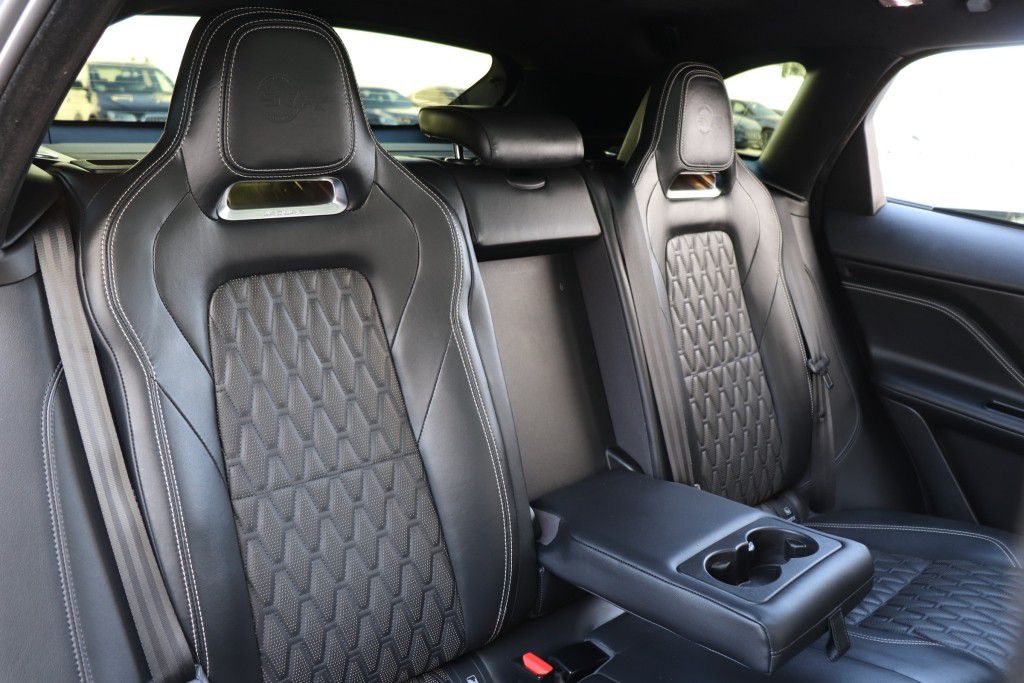Photo 31 of this JAGUAR F-PACE SVR