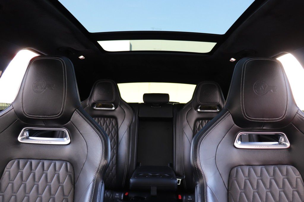 Photo 63 of this JAGUAR F-PACE SVR