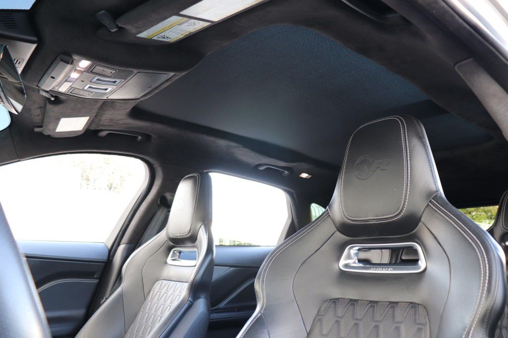 Photo 65 of this JAGUAR F-PACE SVR