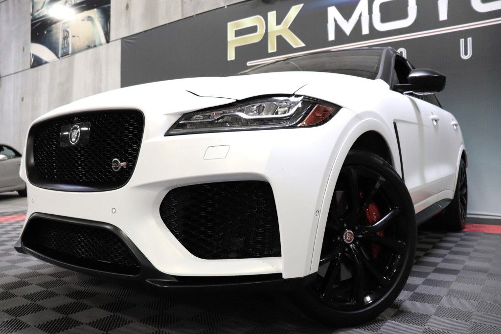 Photo 74 of this JAGUAR F-PACE SVR