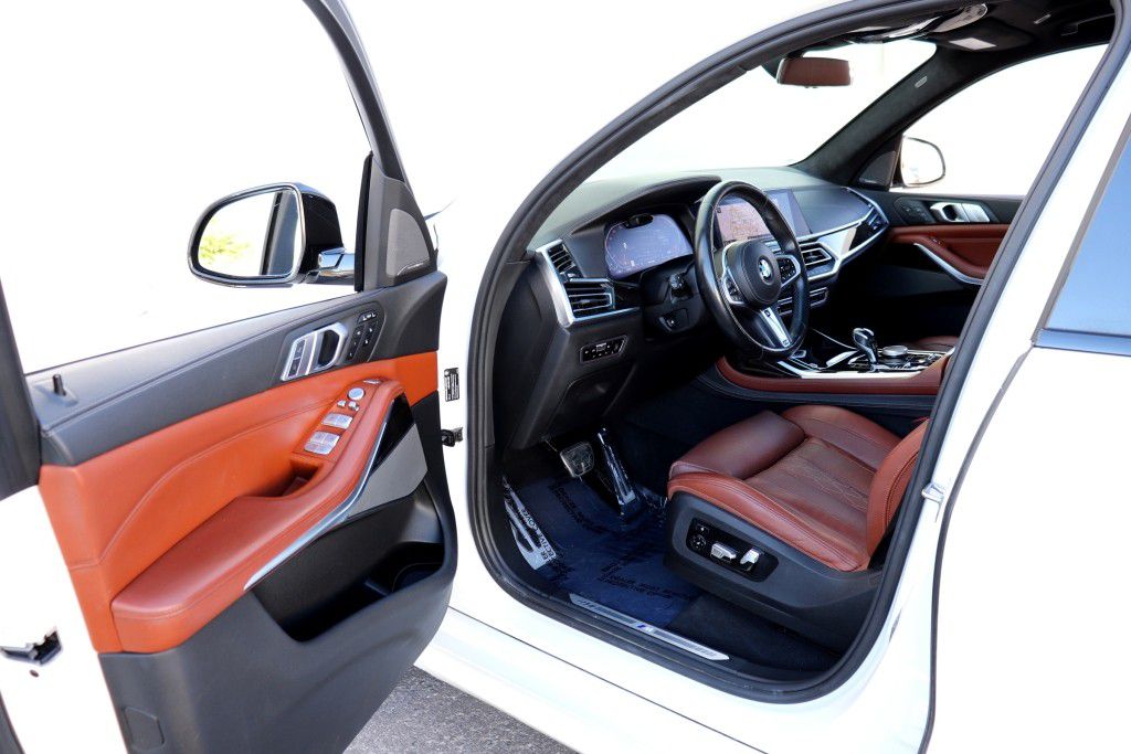 Photo 2 of this BMW X7 XDRIVE40I MS